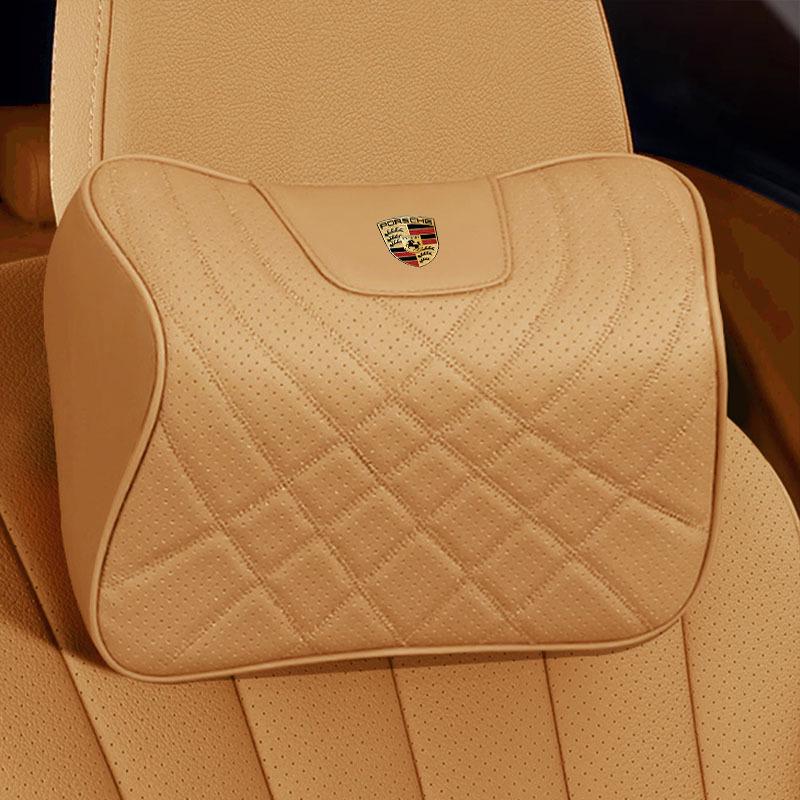 Комплект комфорта для автомобиля Porsche: Подголовник, поясничная поддержка и подушка сиденья для комфорта шеи и спины в Cayenne, Macan, Panamera, 718 и Taycan.