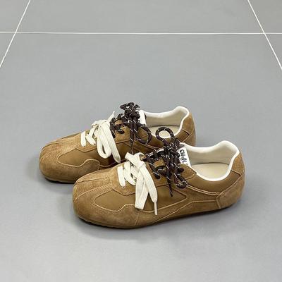 Кожаные немецкие тренировочные туфли для женских моделей 2025 осень новинка мандаринки с круглыми носками и мягкой подошвой универсальные, легкие спортивные и л