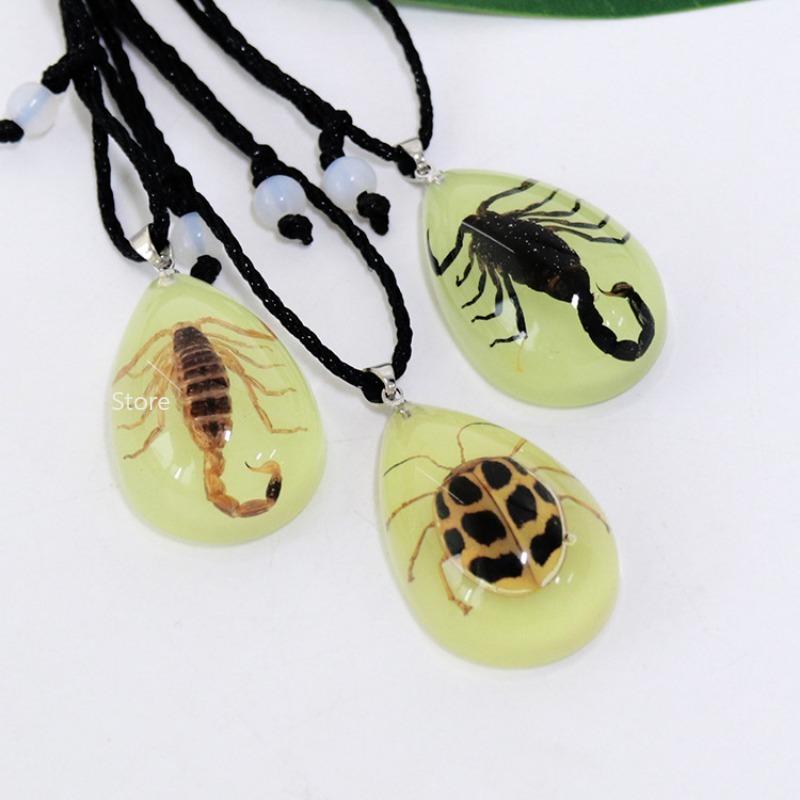 Luminous Naturally Scorpion Necklace Vintage Resin Insect Beetle Spider Amber Pendant Rope Chain Necklaces Glow In Dark Jewelry