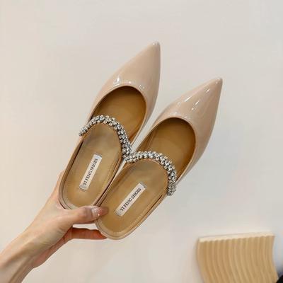 Овчина со стразами, маленький рост, внутренняя прибавка роста, заостренный носок, серебристая кожа на плоской подошве, полусабо, ношение женских крутых тапочек