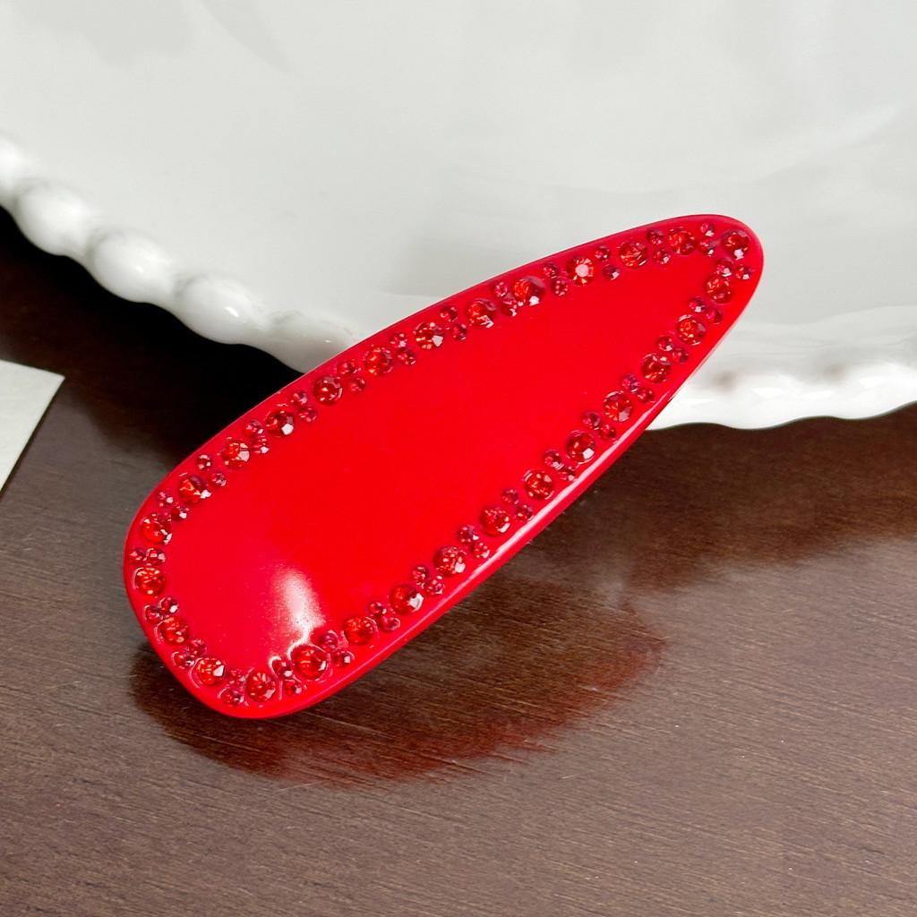 Элегантная весенняя заколка со стразами для шикарной прически в универсальных цветах и дизайнах