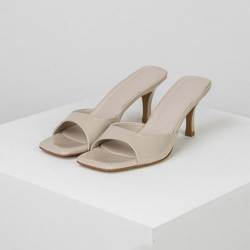 Модные женские босоножки на высоком каблуке, шлепанцы с квадратным носком, летние повседневные сандалии, сексуальные босоножки на тонком высоком каблуке из лакированной кожи, уличные шлепанцы больших размеров
