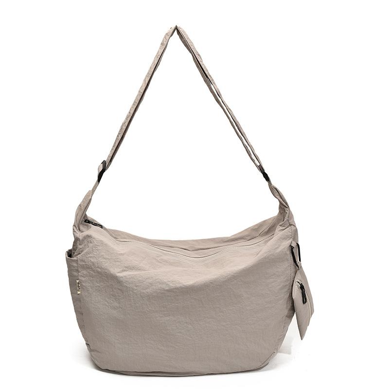 Сумка премиальной текстуры женская большой вместимости новая повседневная нишевая сумка-мессенджер осенне-зимняя сумка-пельмень для поездок на работу