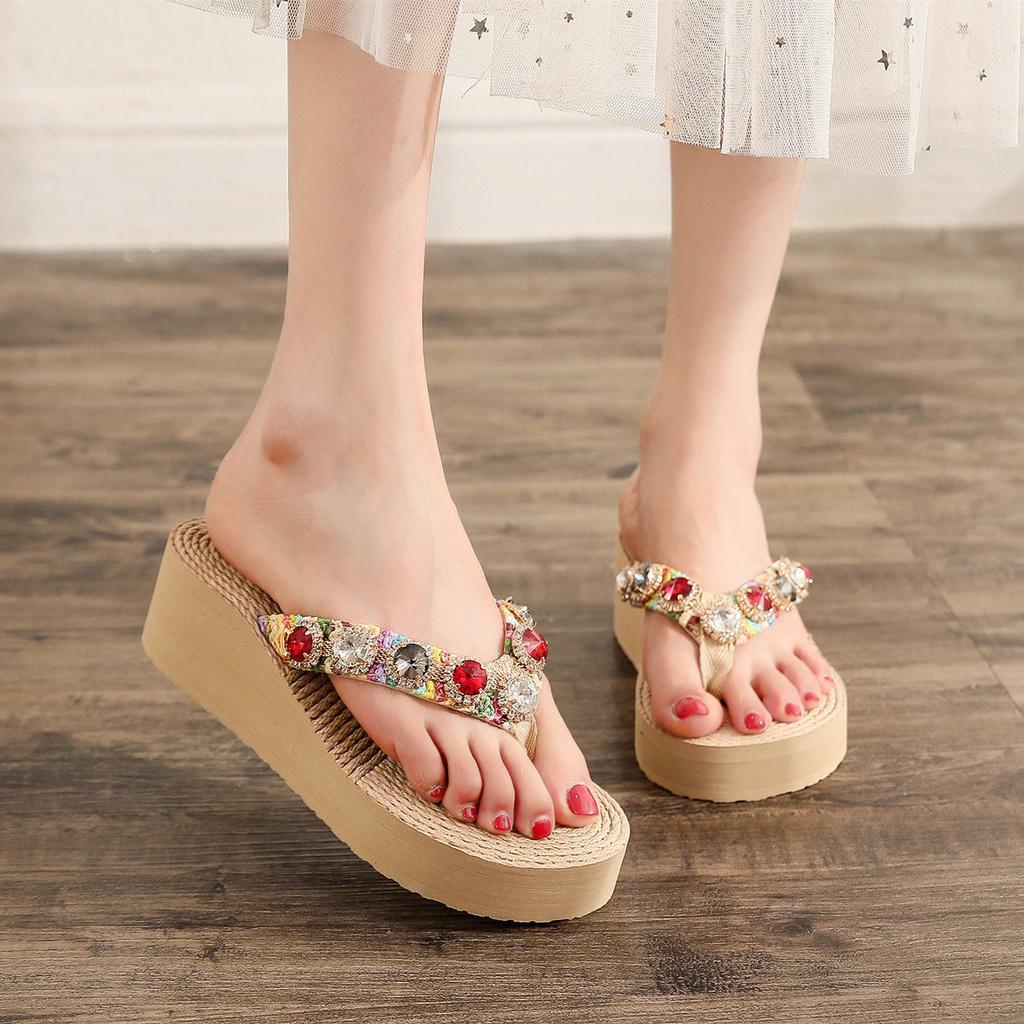 Модные тапочки для женщин, женские шлепанцы со стразами, стильные, элегантные, дизайнерские, роскошные тапочки на платформе, милые, пляжные сандалии на танкетке