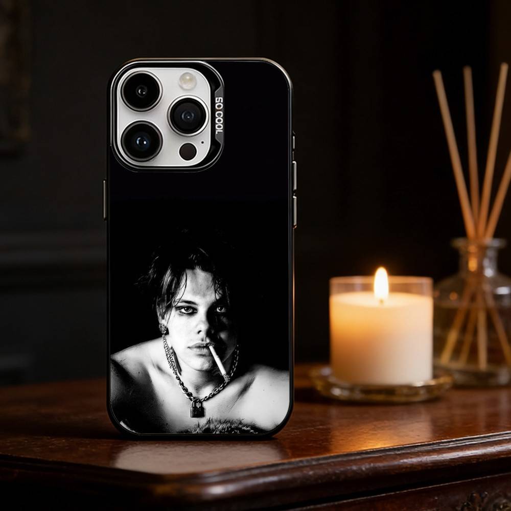 Чехол для телефона R-Rock Y-Yungblud для iPhone 17,16,15,14,13,12,11,Pro Max,Plus Конфетный Серебристый Чехол