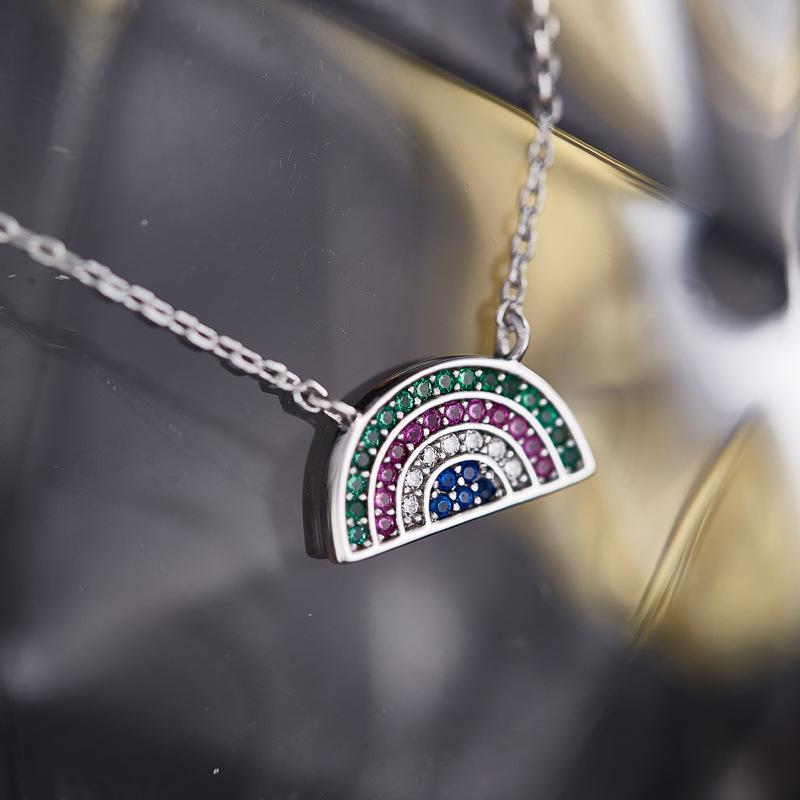 Ожерелье с радужным сердцем, женская цепочка на ключицу с цветными бриллиантами, нишевый дизайн, высокое чувство, универсальность