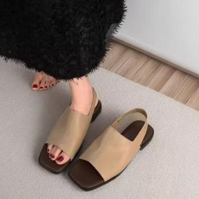 Модные женские плоские сандалии Модные шлепанцы с квадратным открытым носком на резинке Повседневные летние пляжные шлепки