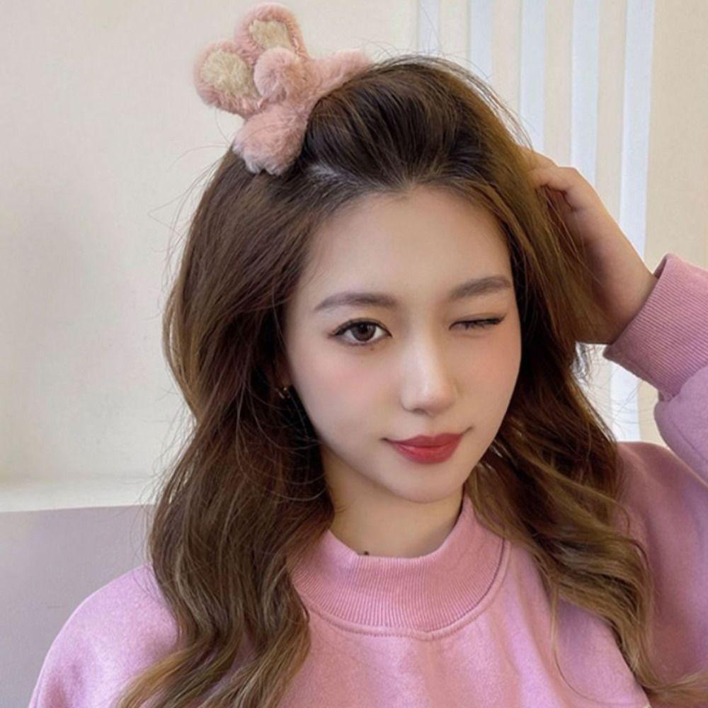 Fluffy Plush Claw Clip Korean Style Sweet Ponytail Clip Autumn Plush Hair Claw Girl