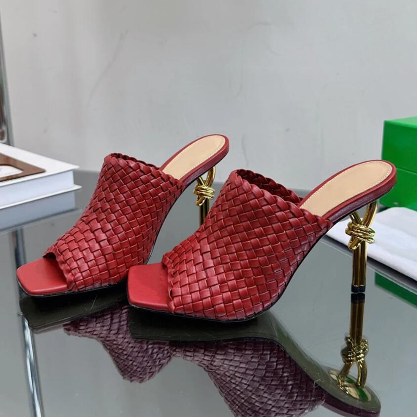 Обувь Высокое качество Женские тапочки Однотонные Модные Весенние и Осенние Повседневные кожаные Женские сандалии большого размера 4346