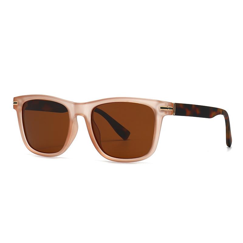 Trending Square Men Punk Rivets Sunglasses Retro Dark Green Eyewear Women Shades UV400 Polarized Sun Glasses