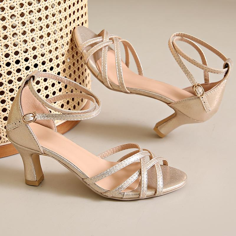 Женские летние босоножки на высоком каблуке, большие размеры, женские туфли с перекрестными ремешками золотистого цвета, массивные босоножки на каблуке 6,5 см с пряжкой на щиколотке, женские босоножки