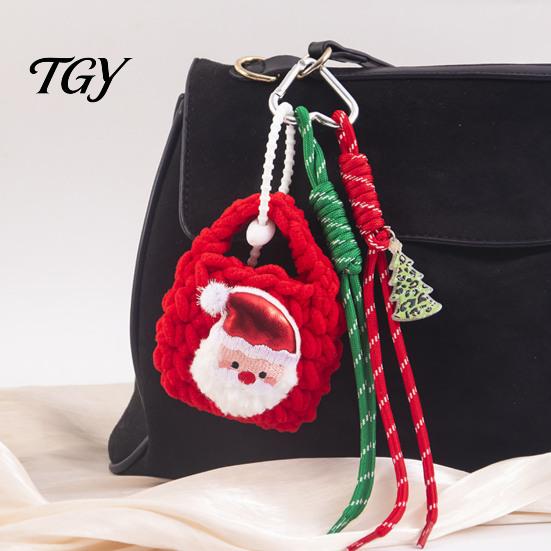 Santa Claus Bag Charm Christmas Charm, Crochet Keychain Pendant with Festive Charms Faux Leather Star, Xmas Hanging Decor for Party Favors Gift