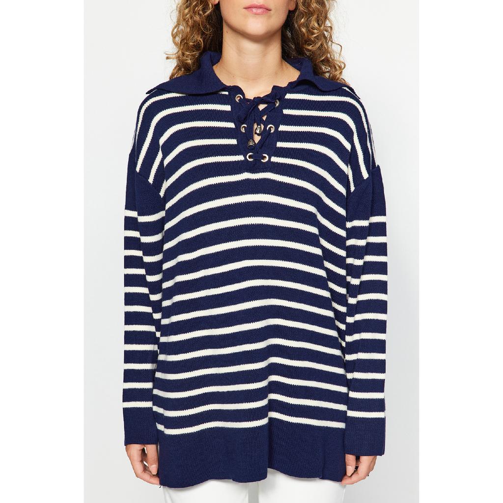 Темно-синий удобный вязаный свитер в полоску Tctaw24ak00172