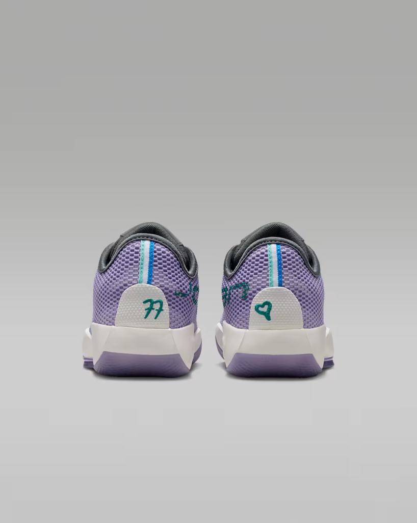 IH0573-501 IH0573-501 Nike GS Luka 77 Городская сирень/Серый железный