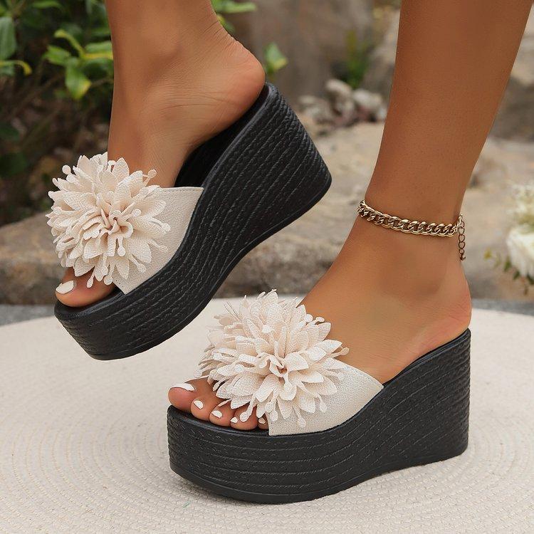 2024 лето новая летняя одежда на танкетке с толстой подошвой тапочки-маффины женские большие размеры модные цветочные тапочки женские