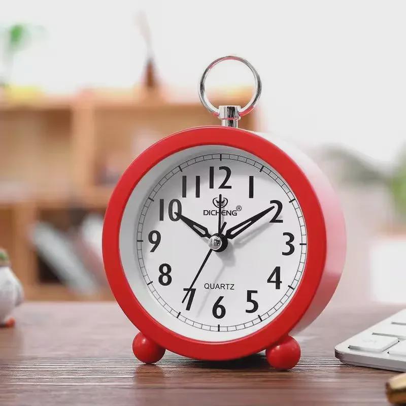5-дюймовый бесшумный ретро-металлический будильник: Настольные часы в европейском стиле для гостиной или спальни