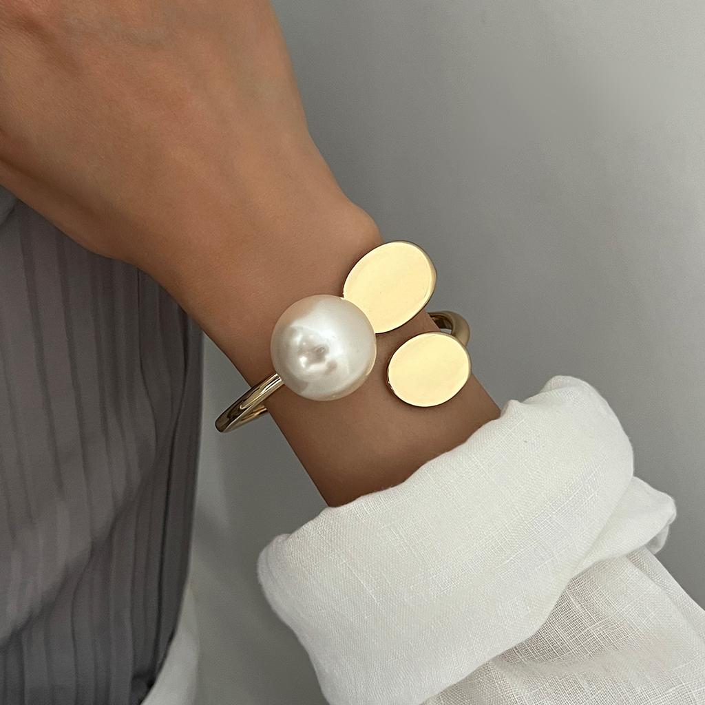 Accessories Fashion Light Luxury Belt Pearl Jewelry Bracelet Irregular Geometric High Sense Women's Bracelet