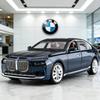 1:24 BMW I7 G70 лимузин Литой Модель Автомобиля Игрушка Металлическая Литье под Давлением Звук и Свет Автомобильные Игрушки Для Детей Транспортное Средство
