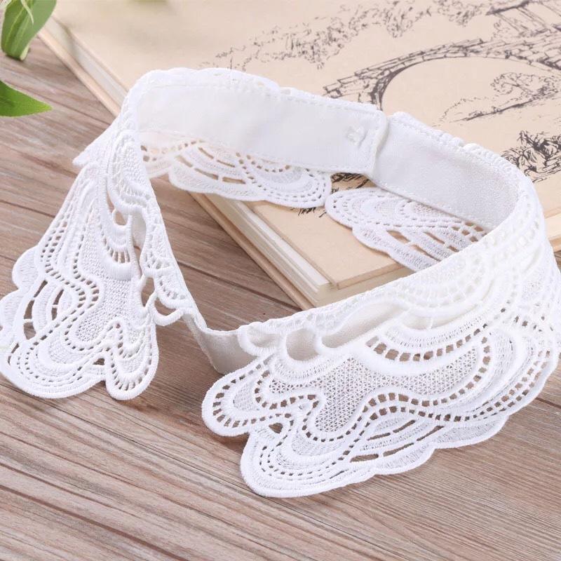 Lace Fake Collar Tie Women White Hollow Detachable Collar Lapel Shirt Blouse Top False Collar Woman Necklace Clothes Accessory