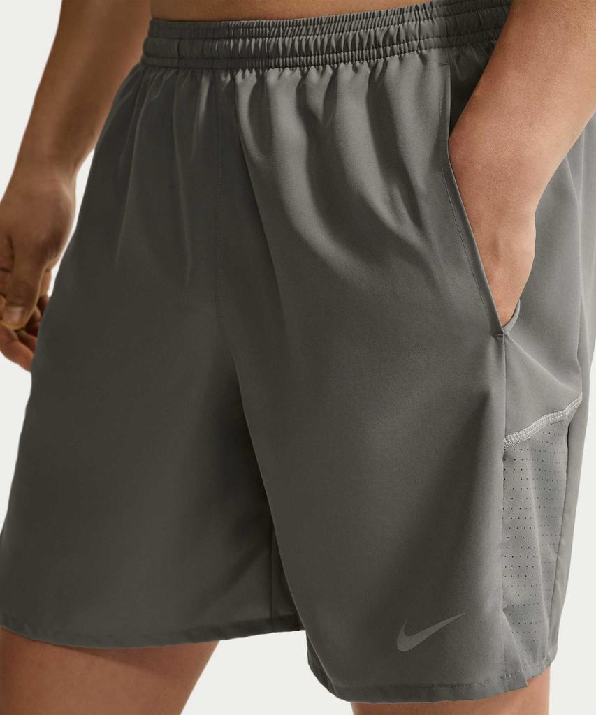 NIKE Miler Dri-Fit 7-Inch Unlined Running Shorts M - Smoke Grey / If2057-084