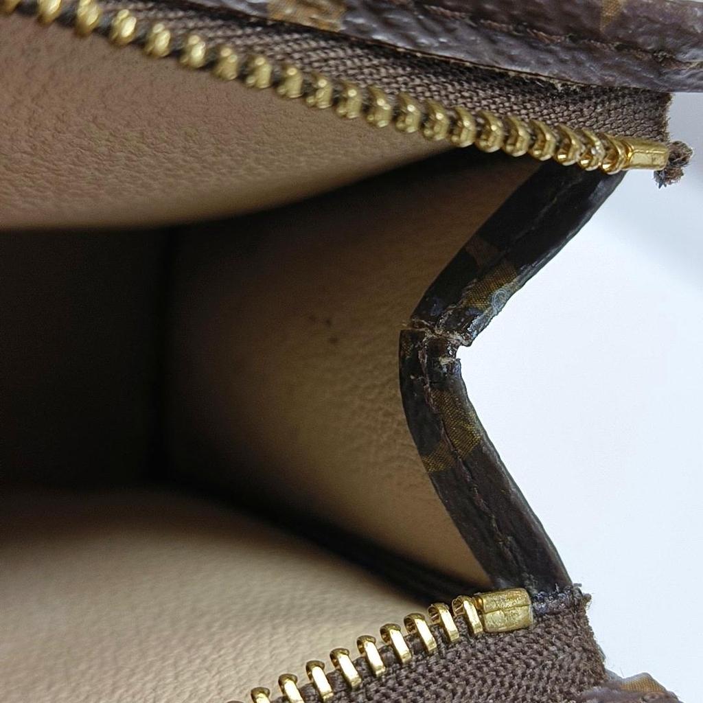 [Pre-Owned] Poche Toilette 19 Classic Monogram Versatile Portable Canvas Toiletry Bag Clutch - Good #5AKDNI