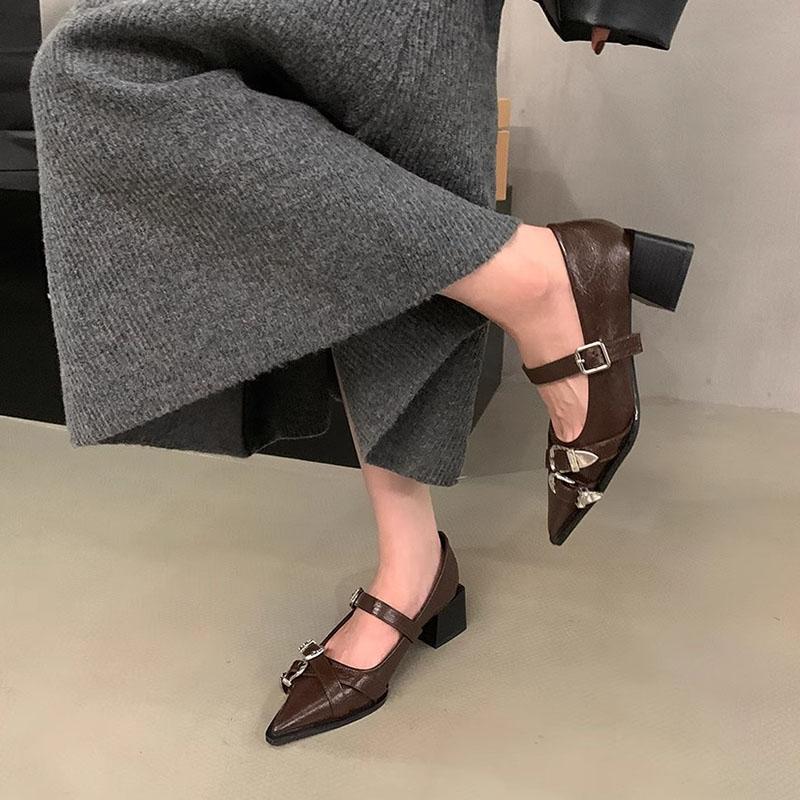 Весна-лето Новые женские туфли-лодочки с острым носком, декоративной пряжкой, черным мелким ремешком сзади, средний каблук, одинарные туфли для женщин 2024