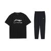 Футболка с принтом буквенного логотипа и брюки с манжетами, повседневный спортивный комплект для мужчин, черный ATST631-1+AYKT551-1