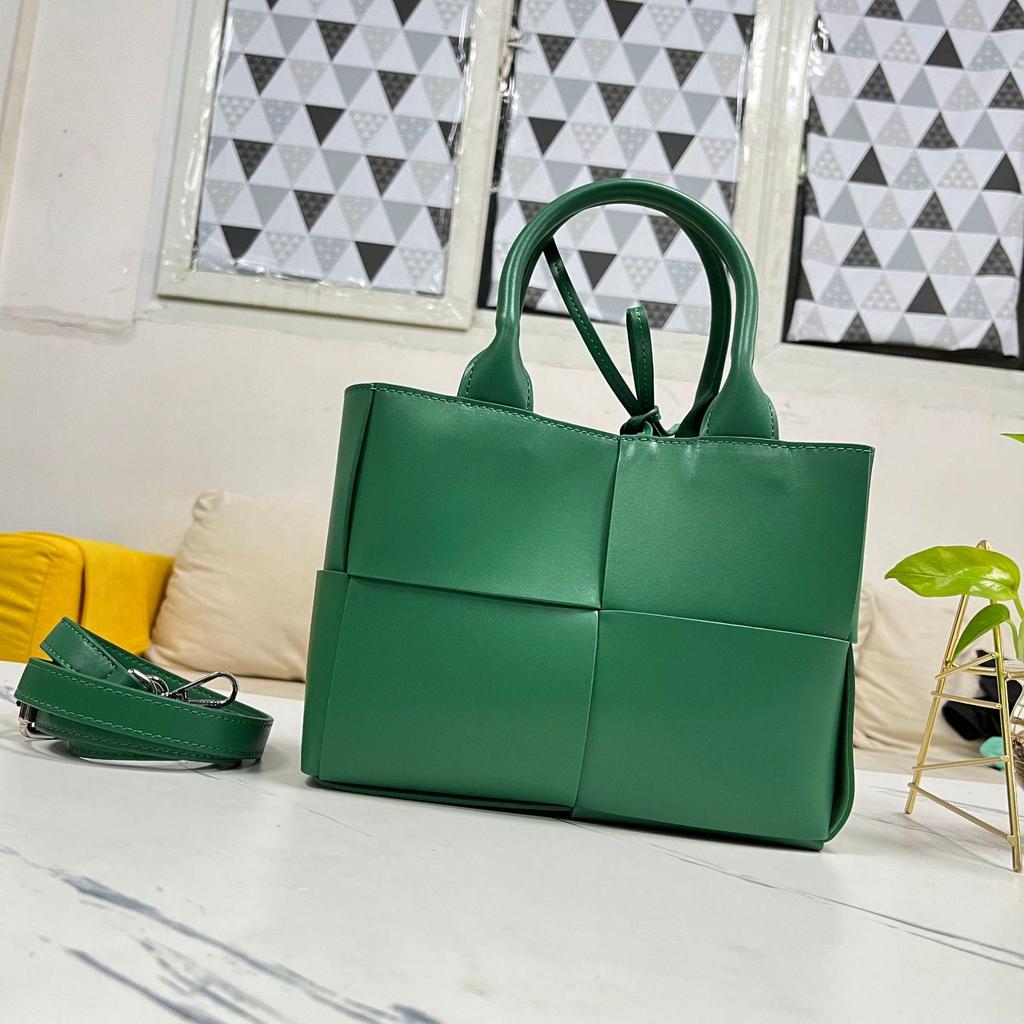 Женская сумка-тоут из натуральной кожи ручной работы - новинка 2022 года, большая вместимость, легкий роскошный стиль