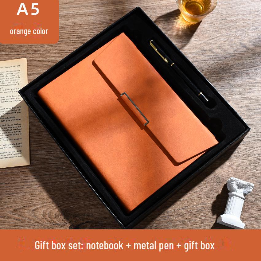 Блокнот формата А5 с тремя сложенными листами, с металлической пряжкой и подарочной коробкой с настраиваемым логотипом