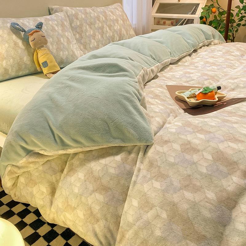 Зимний утолщенный молочный бархатный комплект из четырех предметов плюс бархатное теплое коралловое бархатное пододеяльник, фланелевая простыня, пододеяльник, постельное белье