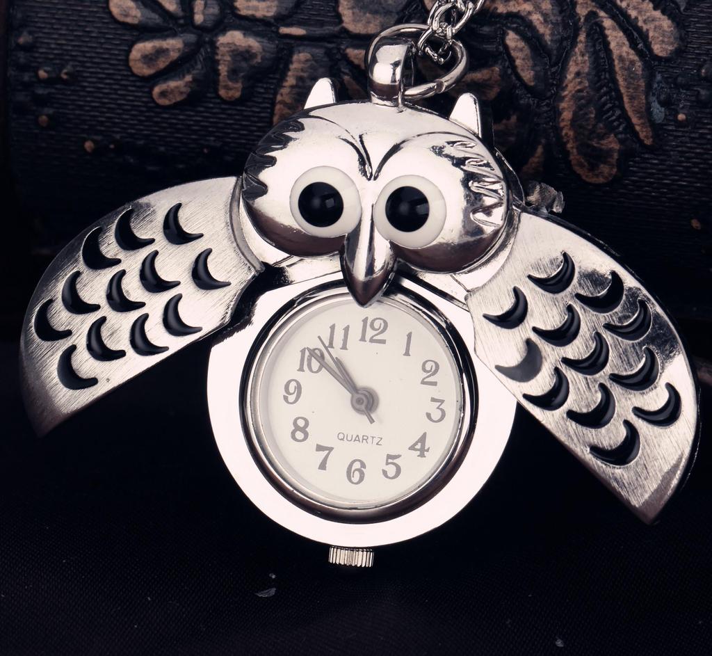 Retro Silver Owl Pocket Watch Necklace with Slide Cover - Nostalgic Cartoon Sweater Chain Pendant (Model 6105)