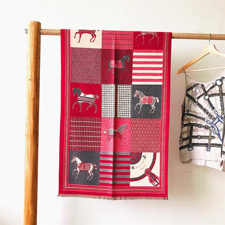 2024 Осень/Зима Новый утолщенный теплый двухсторонний двухцветный шарф из искусственного кашемира с кисточками, высококачественный воротник-шаль