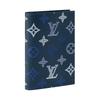 Louis Vuitton Кожаный держатель для паспорта Monogram Shadow Мужские аксессуары Темно-синий M29132