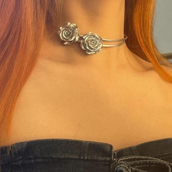 Gorgeous Fashion Leather Flower Necklace Women's Popular Collar Chain Temperament Rose Choker Neckchain Engagement Anniversary Jewelry Gift