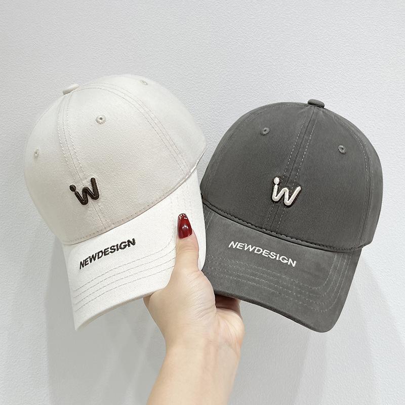 New embroidered letters show the face small soft top baseball cap men's and women's casual versatile spring and autumn sunshade cap