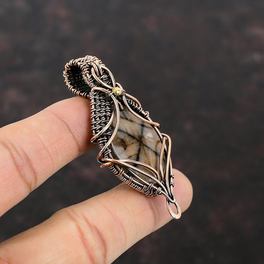 Подвеска из хиастолита, обернутая медной проволокой, ювелирное изделие из хиастолита, подвеска из драгоценного камня, обернутая медной проволокой, ювелирное изделие ручной работы, подарок для него