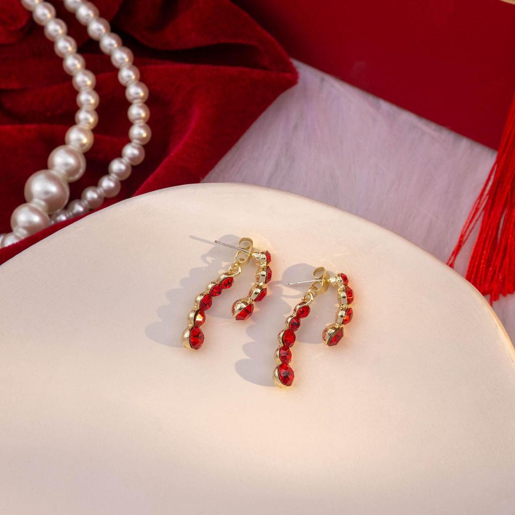 Серебряные серьги-игл с бриллиантами цвета красного вина в форме цветка - французский ретро-стиль с простыми пряжками