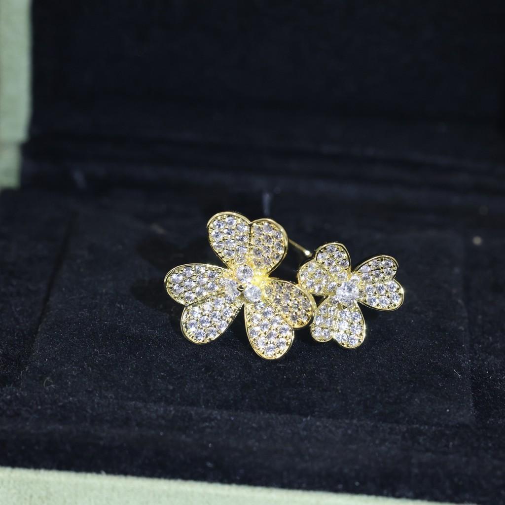 Кольцо серии «Три цветка» с полным бриллиантовым паве, отправлено в Германию, импортное азиатское золото с гальваническим покрытием Au 750 18K, ручная работа, этот классический подарок