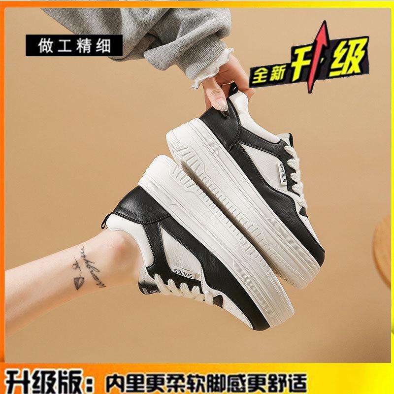 Кожаные маленькие белые туфли женские весна и лето 2025 новая толстая подошва с внутренней платформой детские мягкие подошвы универсальные повседневные женские туфли