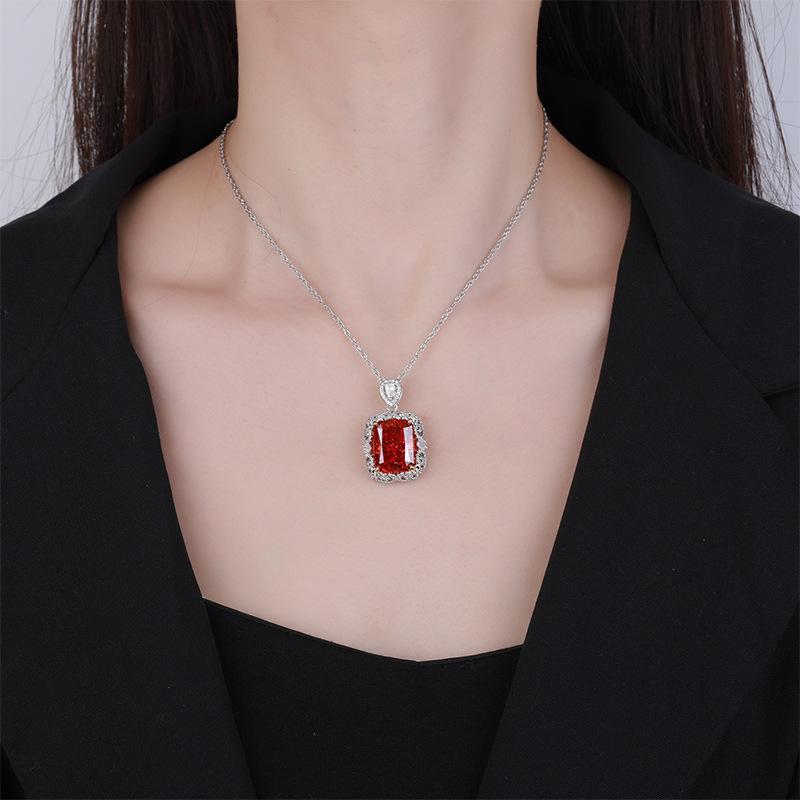 Ювелирные изделия Высокоуглеродистый бриллиант огранки ледяной цветок медный инкрустированный светильник роскошный кулон основной камень 12 * 16