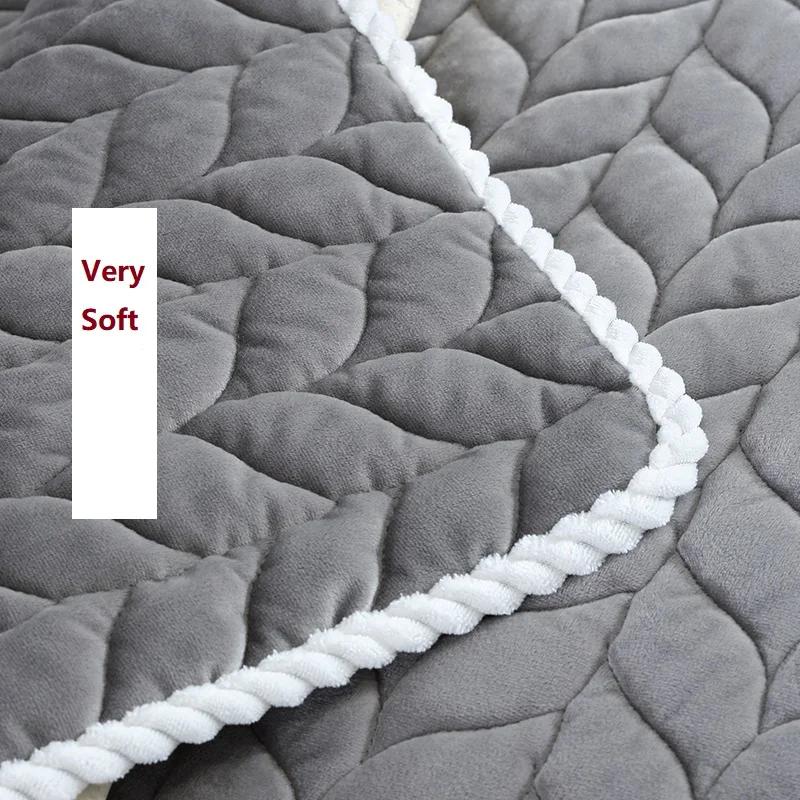 Thicken Quilted Sofa Towel Short Plush Sofa Cover Lace Edge Slip Resistant Protective Cover European Style Couch Cover Universal