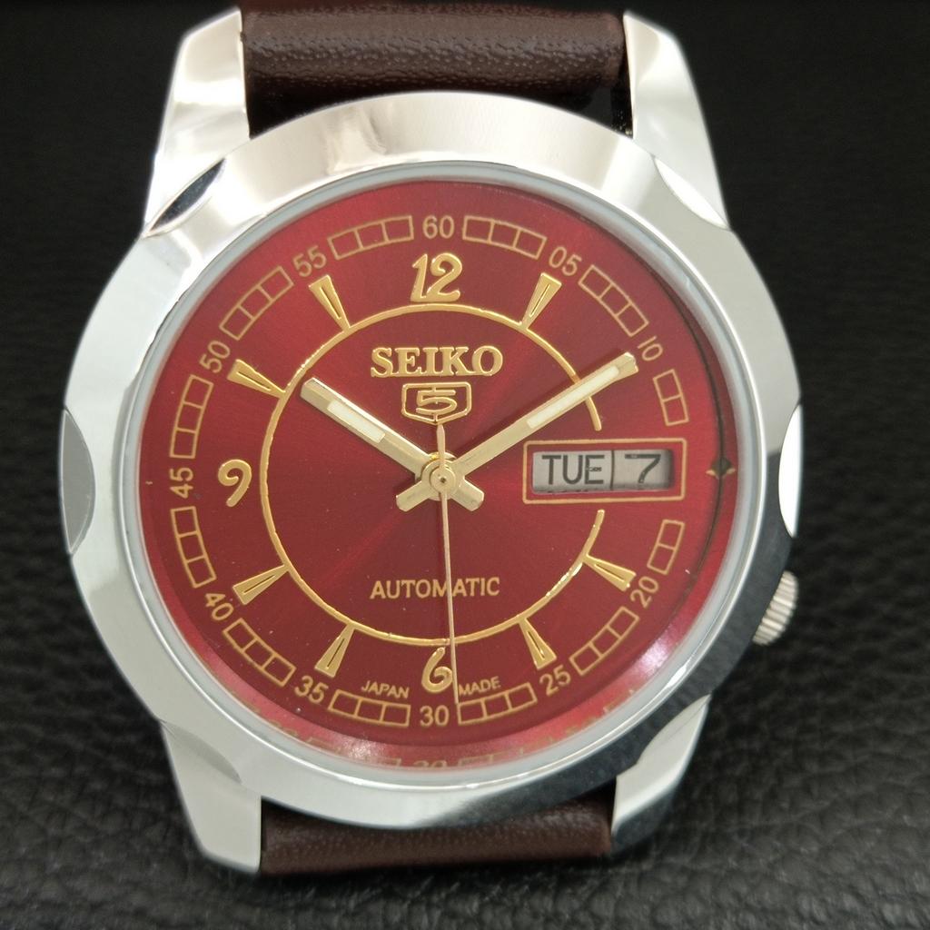 ЯПОНСКИЕ ВИНТАЖНЫЕ ОТРЕМОНТИРОВАННЫЕ АВТОМАТИЧЕСКИЕ МУЖСКИЕ ЧАСЫ SEIKO 5 7009A КРАСНЫЙ ЦИФЕРБЛАТ a445548-1