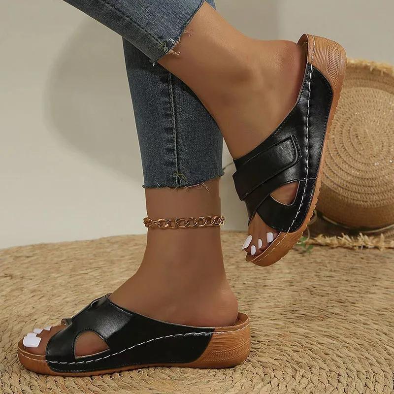 Модные серебряные золотые тапочки на платформе женские летние туфли на липучках в римском стиле на танкетке женские нескользящие пляжные туфли на среднем каблуке сандалии 2024