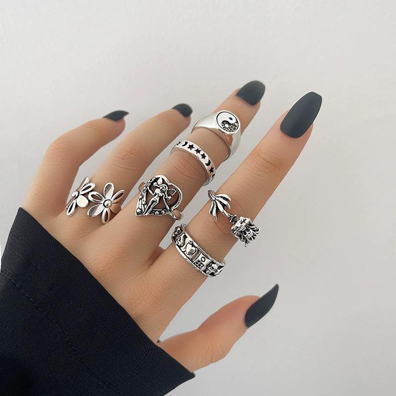 European and American 25-piece Ring Set, Snake Elephant Dripping Oil Gossip Love Leaves Small Flowers Geometric Joint Ring Female