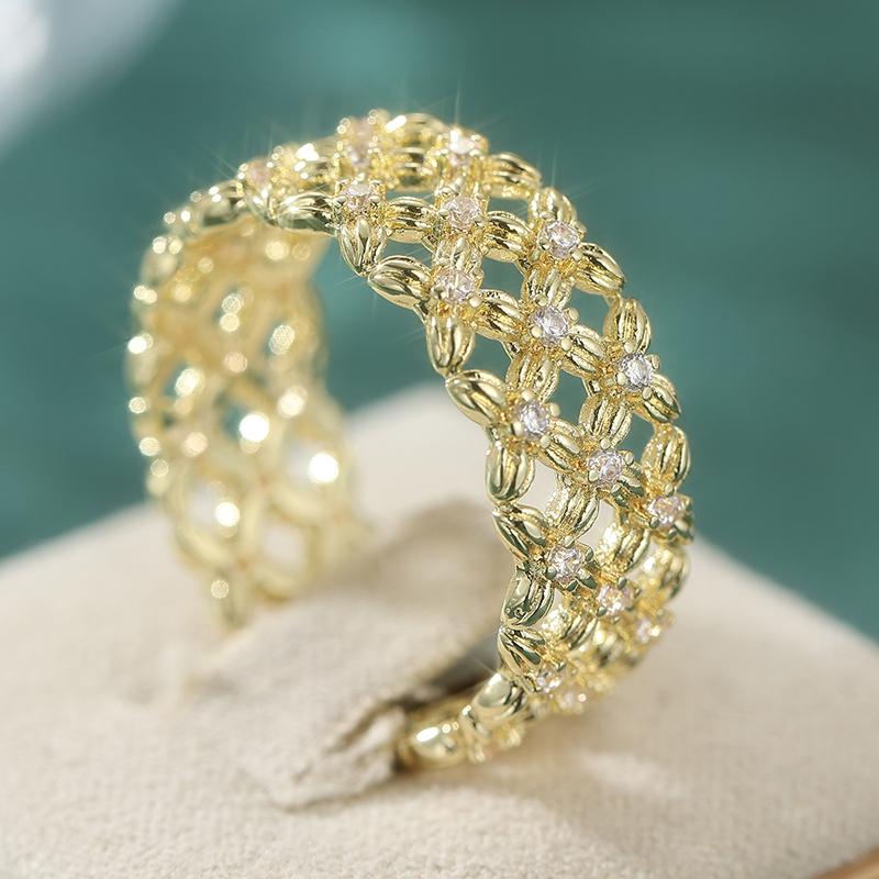 Classic Inlaid White CZ Women's Ring Vintage Gold Color Hand Carving Flower Daily Wear Party Jewelry Anniversary Gift