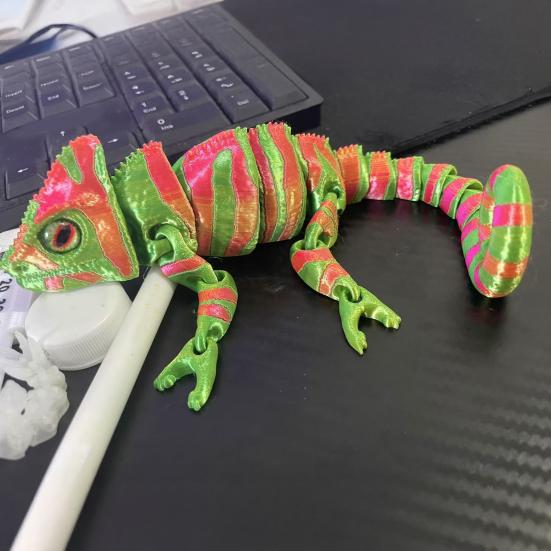 3D Printed Lizard Figurine Articulated Chameleon Lizard with Movable Joints Flexible Lizard Fidget Toy for Kids Gift Home Desk Decor