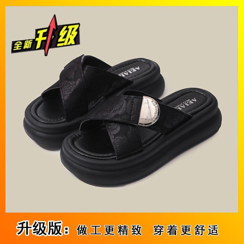 Internet celebrity explosion muffin thick bottom wear fashion 2025 summer new French with skirt slippers women's height sandals