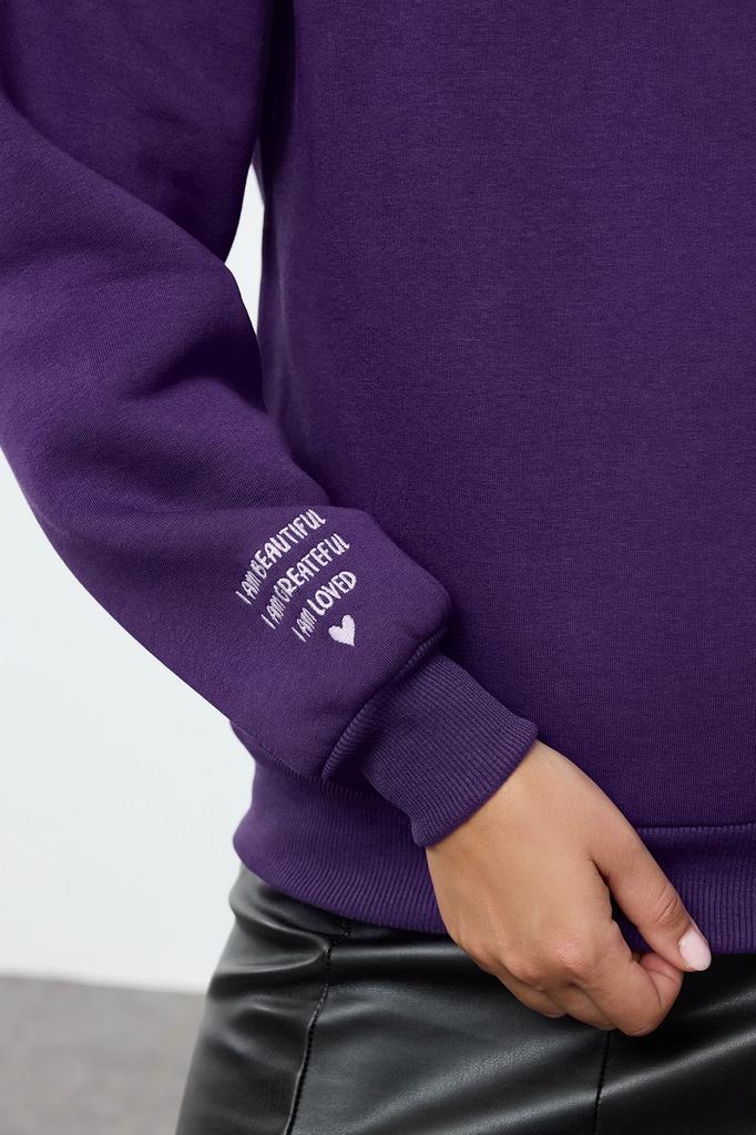 Женская модная стильная толстовка фиолетовая вышитая обычного кроя нормальной посадки с толстым флисом внутри вязаная толстовка