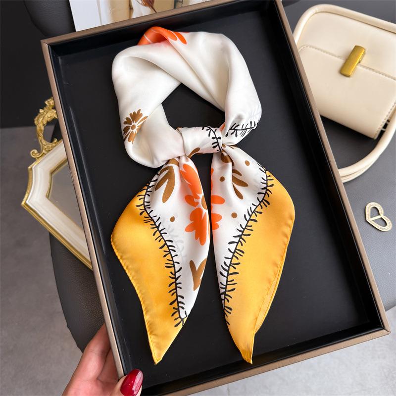 New Fashion 70X70cmPrinted Women's Scarf Pashmina Silk Scarf Square Shawl Decorative Headband Neck Luxury Design Bandana