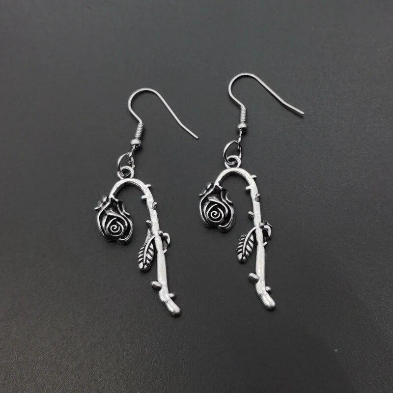 Металлические серьги-подвески в стиле панк-хип-хоп с бабочкой, черепом и цветком для мужчин и женщин, модные серьги в виде рок-креста, меча, сердца и пламени, ювелирные изделия